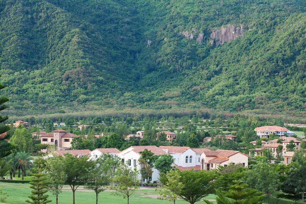 Toscana Town Square Suites Mu Si Exterior foto