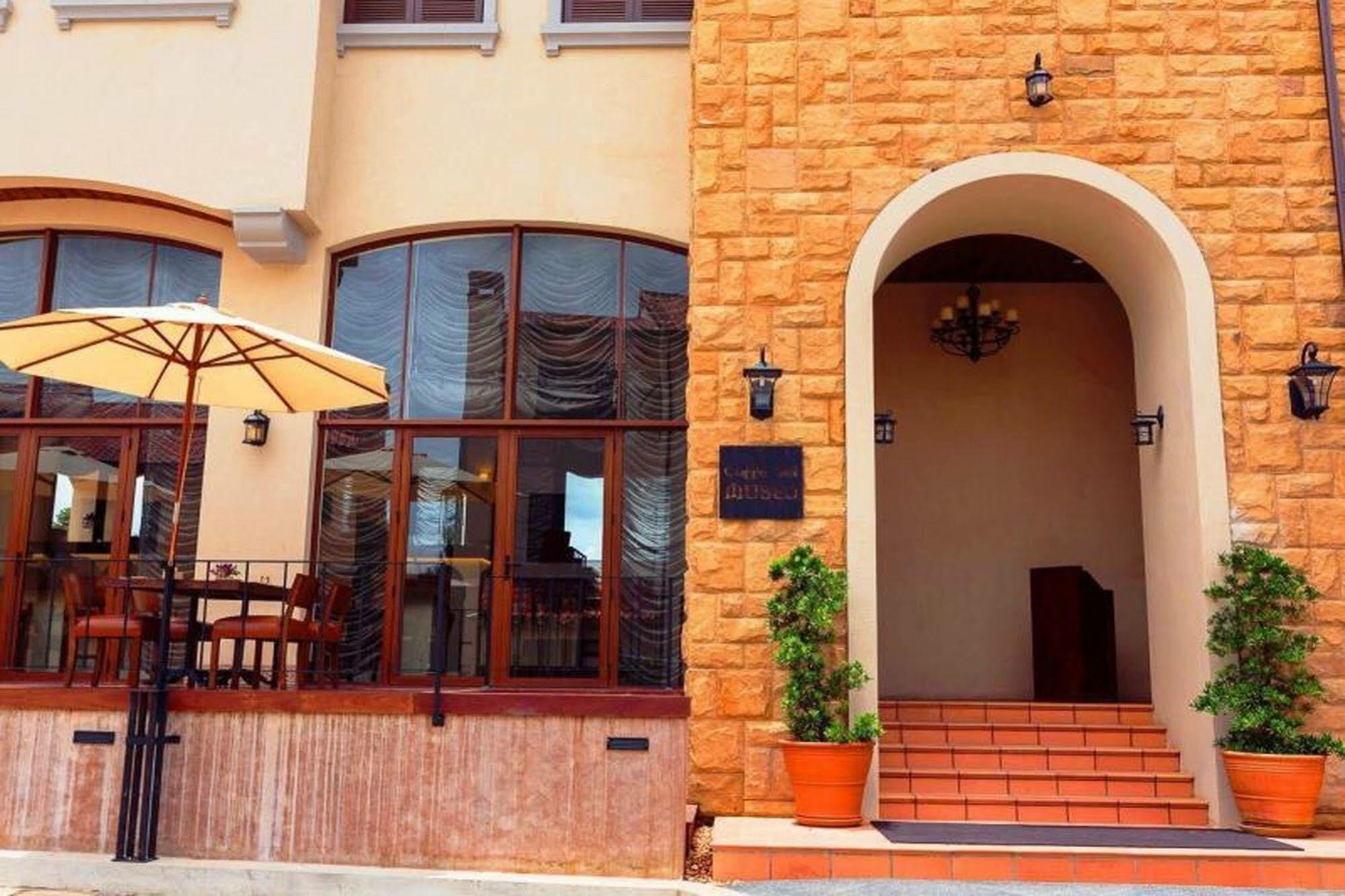 Toscana Town Square Suites Mu Si Exterior foto